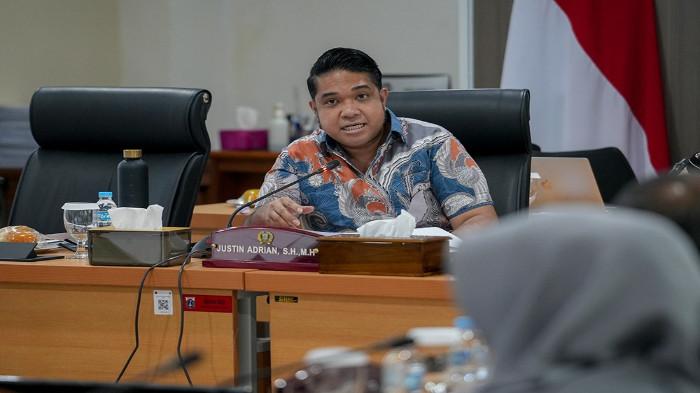 Sekretaris Komisi E DPRD DKI Jakarta Justin Adrian