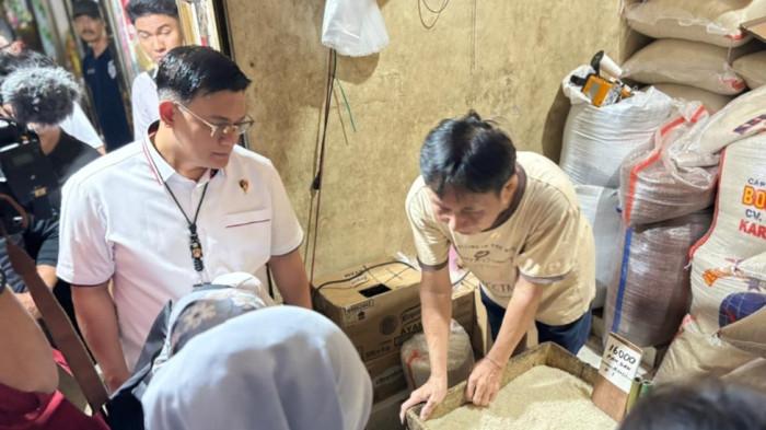 Polisi Temukan Pelanggaran HET saat Sidang ke Pedagang Beras di Pasar Warung Buncit Jaksel