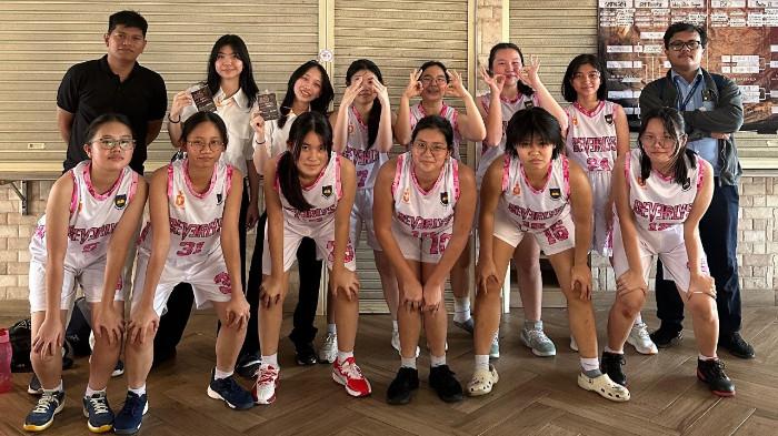 Skuad putri SMA 3 Penabur Jakarta (SMAK 3) (1)