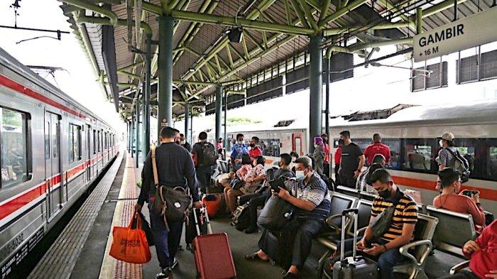 Tarif KRL Mau Naik, Beban Warga Jabodetabek Berat, Politisi PKS: Jokowi Abaikan Kesejahteraan Rakyat