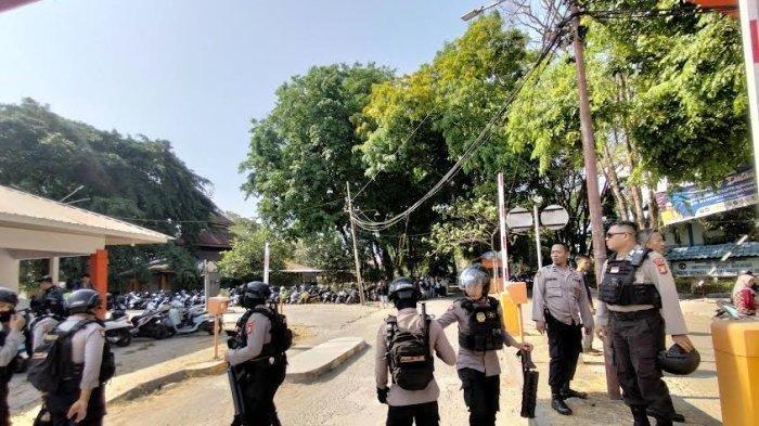 BREAKING NEWS: Dua Kelompok Mahasiswa di Makassar Tawuran Cuma Beda Fakultas