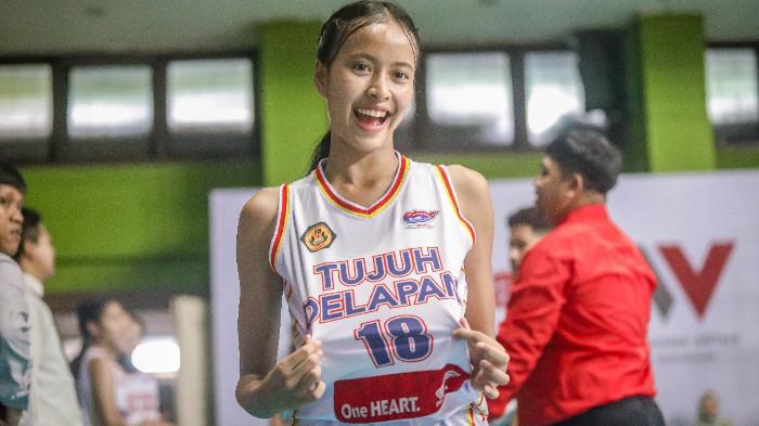 Di babak Fantastic Four, tim basket putri Tujuh Delapan berhasil menyingkirkan SMA 4 Penabur Jakarta lewat laga yang berlangsung ketat di GOR Grogol Jakarta Barat, Selasa (19/8/2025).