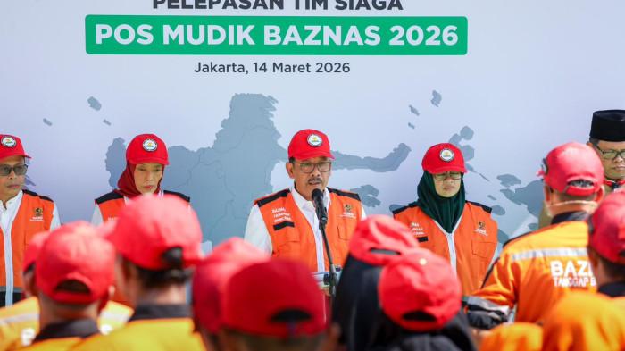 Wakil Ketua BAZNAS RI Zainut Tauhid Sa'adi memberi sambutan saat pelepasan Tim Siaga Pos Mudik BAZNAS 2026 di Kantor BAZNAS RI, Jakarta, Sabtu (14/3/2026).