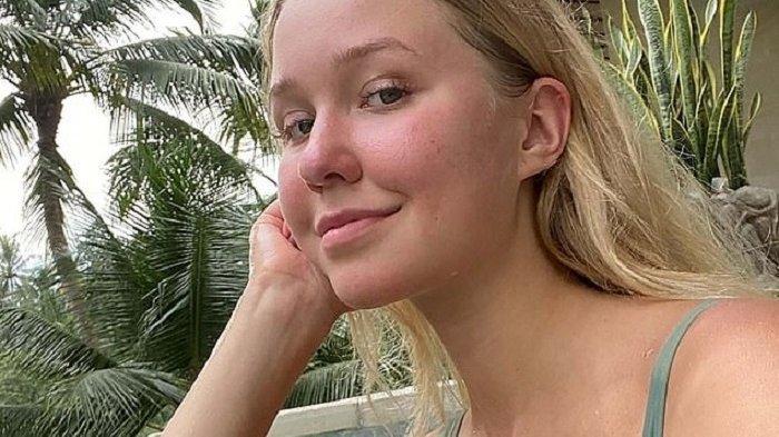 Anastasia Tropitsel (18) influencer online muda asal Rusia yang menjadi miliarder pada usia 15 tahun, meninggal dalam kecelakaan sepeda motor di Bali. (dailymail/instagram)