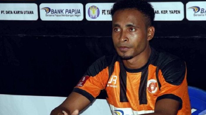 Arthur Bonai ketika di Perseru Serui.