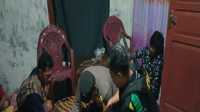 Memilukan, Perjuangan Orangtua Gendong Anak Jalan Kaki 10 Km Cari Puskesmas, Meninggal di Jalan