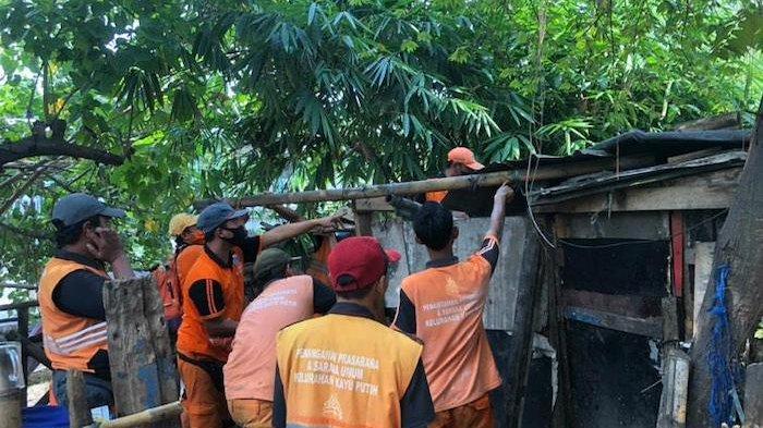 Persiapan KTT Asean 2023 di Jakarta, Puluhan Bangunan Liar di Jalan Ahmad Yani Dibongkar