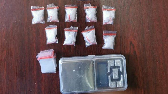 Untuk Mengelabui Polisi, Keling Jual Nasi Kucing Sambil Memasarkan Sabu dan Ganja