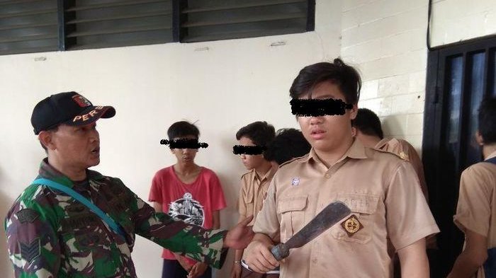 Bukannya Belajar, Siswa SMP di Tangerang Ini ke Sekolah Bawa Golok Buat Tawuran