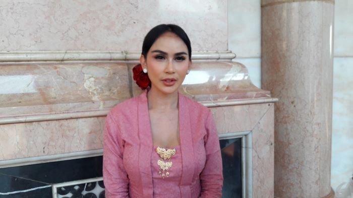 Bebizie Tersentuh Lihat Kuli Bangunan Dipecat Karena Tak Pakai Masker, Kirim Sembako dan Uang Tunai