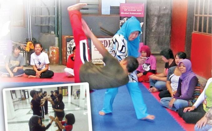Sekali Gerakan, Mariani Bikin TukangTambal Ban Tersungkur