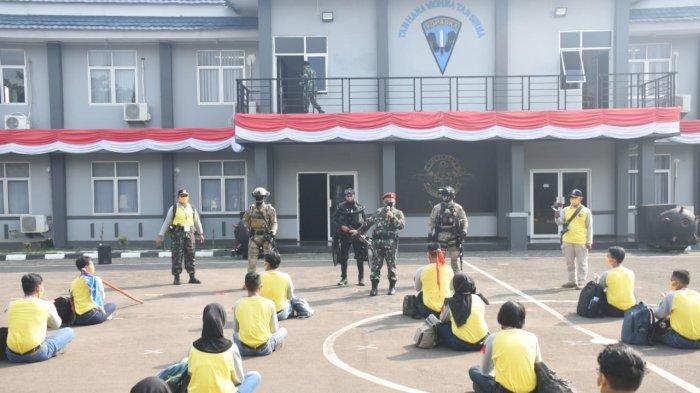 Sebanyak 30 Siswa Ikut Pelayaran Dengan Kapal Perang TNI AL