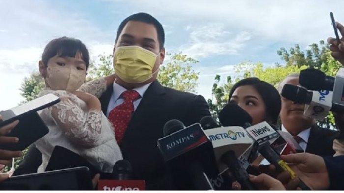 Sambil Menggendong Anak, Dito Ariotedjo Sudah Hadir di Istana Negara Siap Dilantik Jadi Menpora