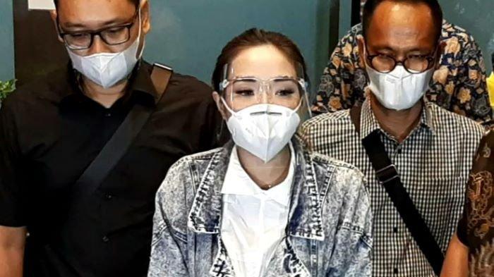 Gisella Anastasia Terlihat Kembali Datangi Polda Metro Jaya Hari Senin Pagi, Ada Apa Lagi?