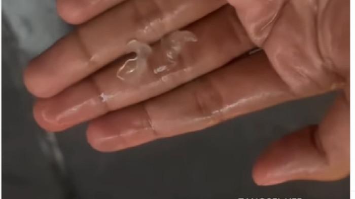 Hujan Es Guyur Tangsel, Warga Heboh dan BMKG Imbau Waspada Cuaca Ekstrem