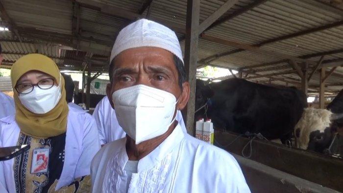 Ada Penyakit Mulut dan Kuku, Haji Junaedi Tak Khawatir Asal Jaga Kebersihan Kandang dan Hewan Ternak