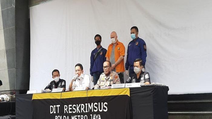 Doyan Berhubungan Intim dengan Remaja, Buronan FBI Russ Medlin Ditangkap di Rumah Kontrakan