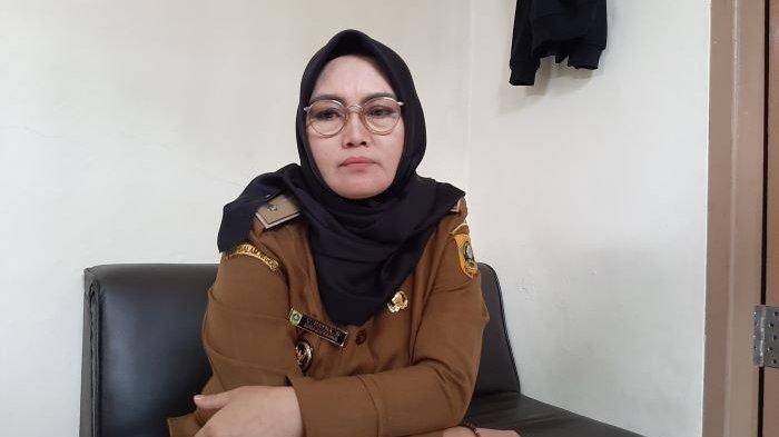 Kisah Cucum Kades Perempuan Pertama Desa Sukamaju Cibungbulang yang Buat Rumahnya Jadi Kantor Desa