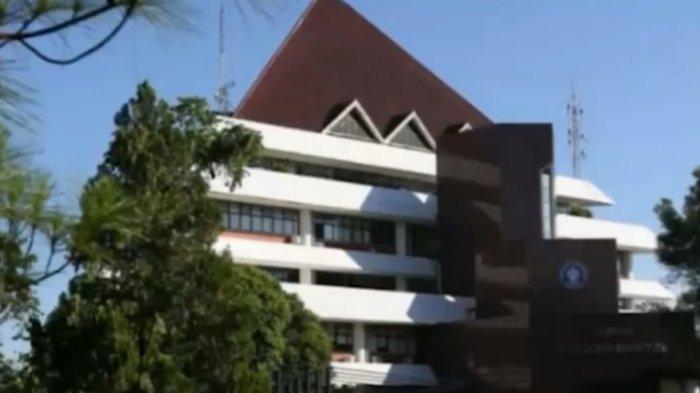 Diduga Digigit Ular Kobra, Mahasiswa IPB Meninggal di Kebun Kampus