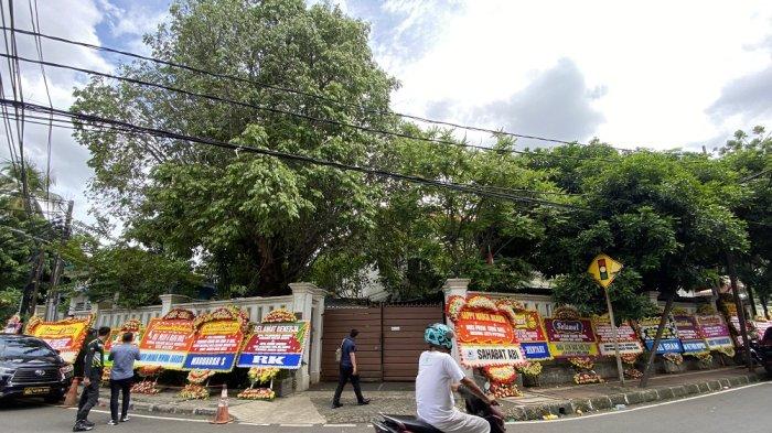 Geger Karangan Bunga Berinisial RK untuk Pramono-Rano, Jubir RIDO: Bukan Ridwan Kamil itu!