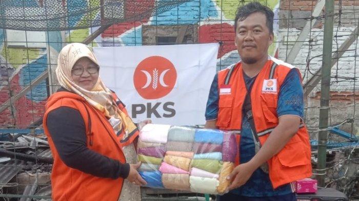 Gerak Cepat, PKS DKI Salurkan Bantuan kepada Warga Terdampak Kebakaran Depo Pertamina Plumpang