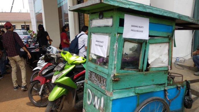 Polisi Tangerang Selatan Tembak Kaki Maling Motor Berkedok Tukang Nasi Goreng