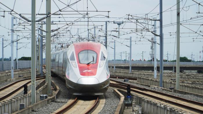 Foto-foto RI dan China Sepakat Restrukturisasi Utang Kereta Cepat Whoosh - membuat-China.jpg
