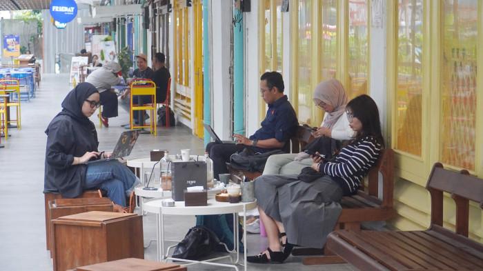 Foto-foto M Bloc Perkenalkan Wajah Baru yang Lebih Segar dan Inklusif - mengguncang-wajah.jpg