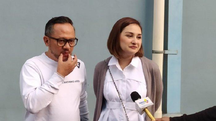Indra Brasco dan Mona Ratuliu 