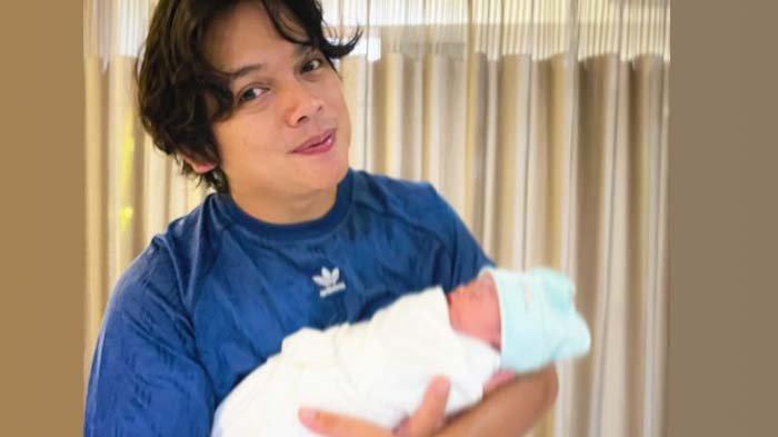 Natta Reza Menikmati Menjadi Ayah Baru, Langsung Bangun saat Mendengar Zakia Menangis