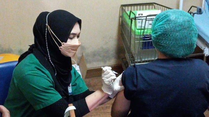 Akhir Tahun Ini Pemerintah Bakal Bikin Program untuk Tarik Minat Masyarakat Mau Divaksin Booster