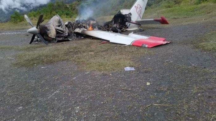 VIDEO: Pesawat Dibakar OPM di Papua, Aparat Kesulitan Masuk ke Lokasi