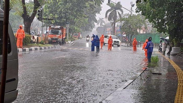 Sejumlah Titik di Jakarta Kebanjiran, Pejabat Diimbau Jangan Cuma Terima Laporan ABS