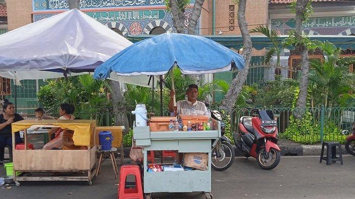 Tanggapi PPKM Darurat, PKL Penjual Kopi di Tanah Abang: Tak Dilarang Pun, yang Beli Juga Enggak Ada