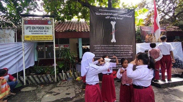 Relawan dan Orangtua Murid SDN Pondok Cina 1 Segera Mengembalikan Guru agar Kegiatan Belajar Normal