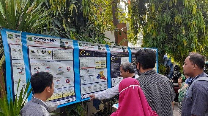 VIDEO: PPDB Sudah Digelar Online di Kota Tangerang,Banyak Orang Tua Calon Murid Datangi Sekolah