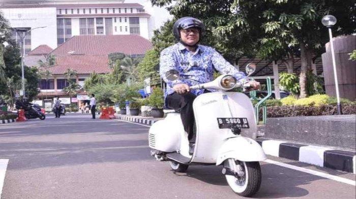 Pradi Supriatna Nyoblos di TPS 15 Kukusan Depok, Minta Warga Depok ke TPS dengan Protokol Kesehatan