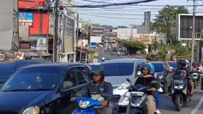 Libur Lebaran, Kawasan Puncak Macet Parah, Polisi dan PT Jasa Marga Berjibaku Rekayasa Lalin