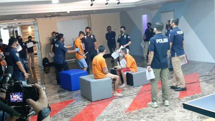 Ada 26 Adegan Diperagakan 9 Tersangka dalam Rekonstruksi Kasus Pesta Seks Gay di Kuningan