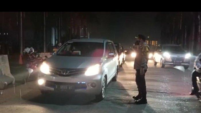 Petugas Gabungan Cileungsi Putar Balik 37 Kendaraan karena Larangan Mudik