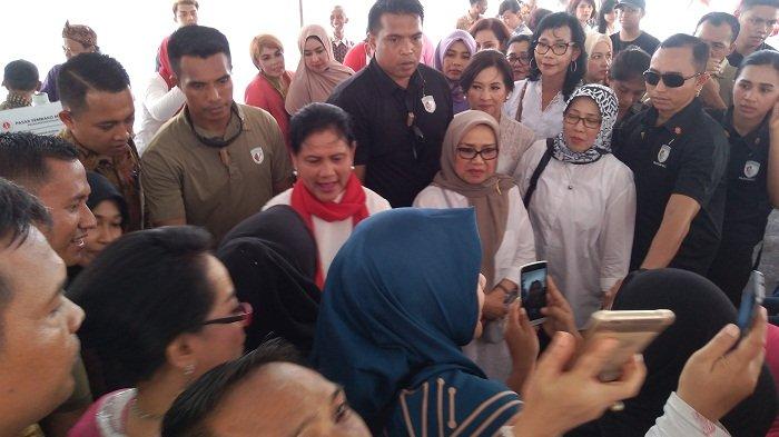 Hadiri Festival Kuliner Nusantara, Iriana Jokowi Jadi Sasaran Selfie Warga Depok