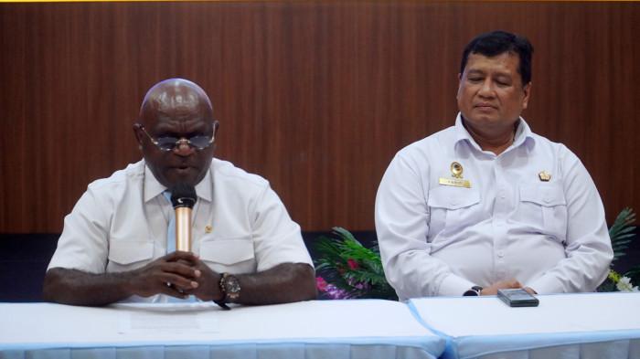 Foto-foto Menteri HAM Bandingkan Kasus MBG Indonesia Dengan Negara Maju - sempat-muncul.jpg