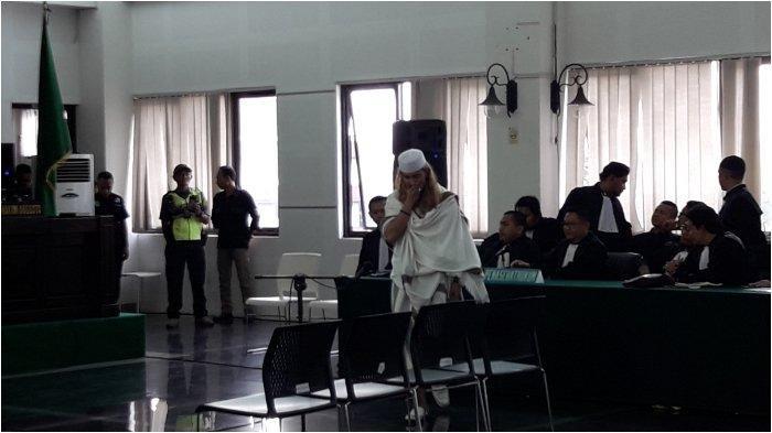 Bahar Smith Divonis Tiga Tahun Penjara dan Denda Rp 50 Juta, Lebih Ringan dari Tuntutan Jaksa