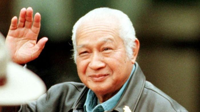 PAHLAWAN NASIONAL - Almarhum Presiden ke-2 RI Soeharto sedang disorot karena pemerintah ingin memberi gelar pahlawan nasional.