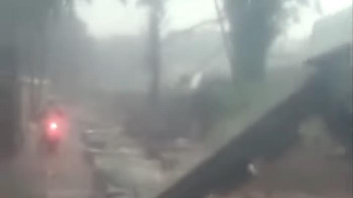 Tembok TPU Jeruk Purut Jaksel Roboh Akibat Hujan, Tak Ada Korban