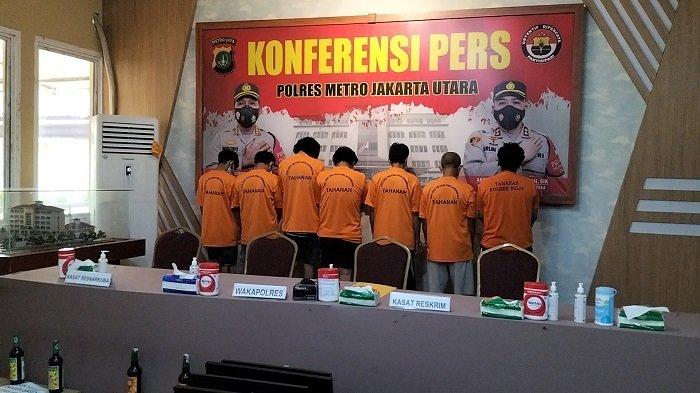 Tangkap Lima Pengedar Narkoba di Kebun Pisang, Polisi Berhasil Menemukan Ratusan Gram Sabu