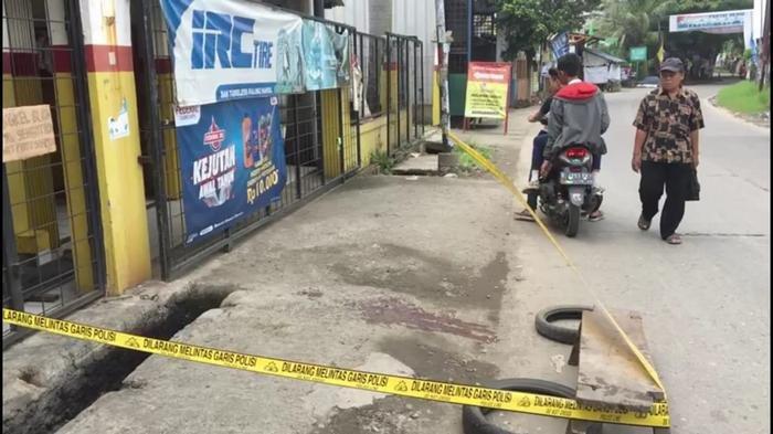 Lagi Nongkrong Tiga Remaja Kena Begal di Kaliabang Bekasi, Tangan Nyaris Putus