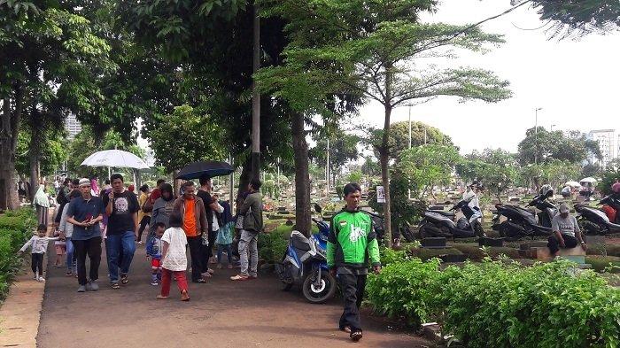 Sepekan Jelang Ramadan TPU Karet Bivak Mulai Didatangi Para Peziarah