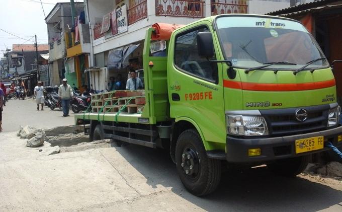 Jembatan Kali Gendong Koja Ambruk