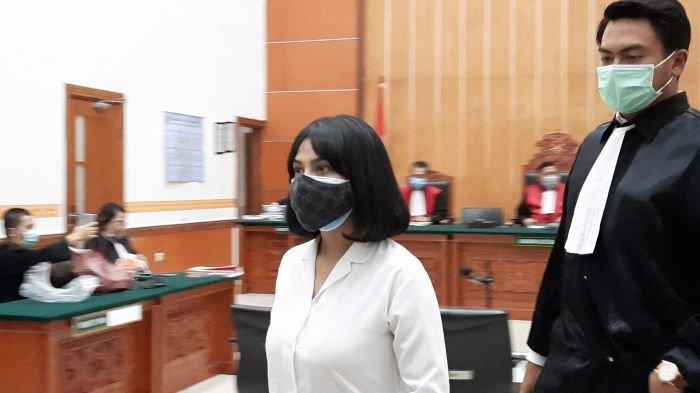 Vanessa Angel Lupa Nama Apotik di Surabaya, Tempat Beli 15 Butir Pil  Xanax